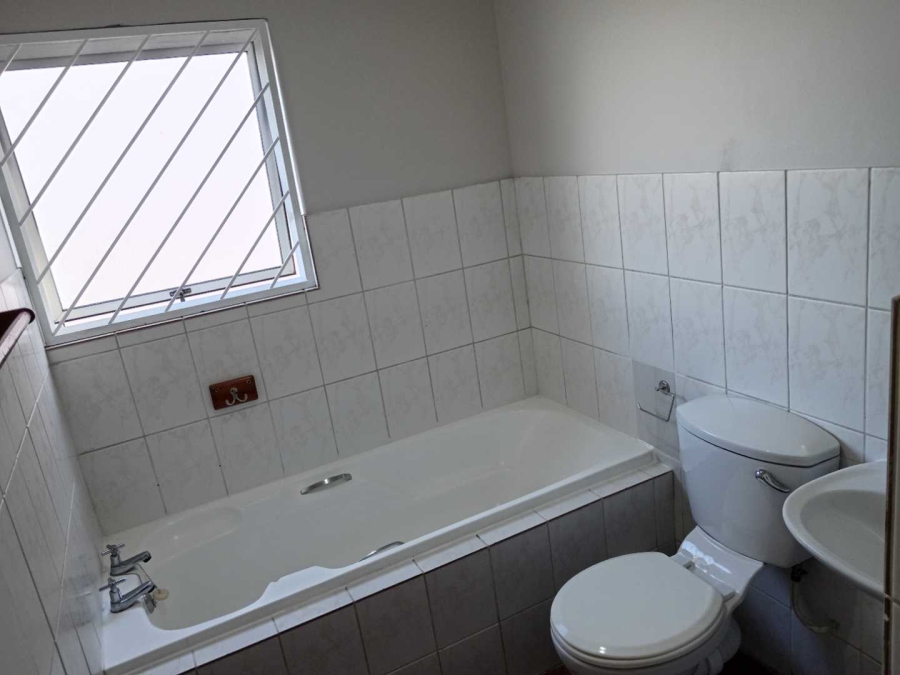To Let 3 Bedroom Property for Rent in Protea Heights Western Cape